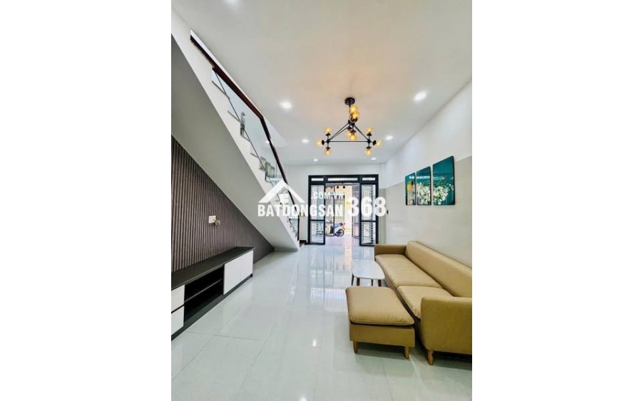 Gần chợ Vườn Lài ngã tư ga hẻm ô tô nhà ngon vào ở ngay nhìn là thích